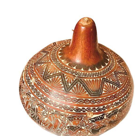 6” Hand-Carved Peruvian Gourd | Vintage Folk Art Accent - Picture 4 of 5